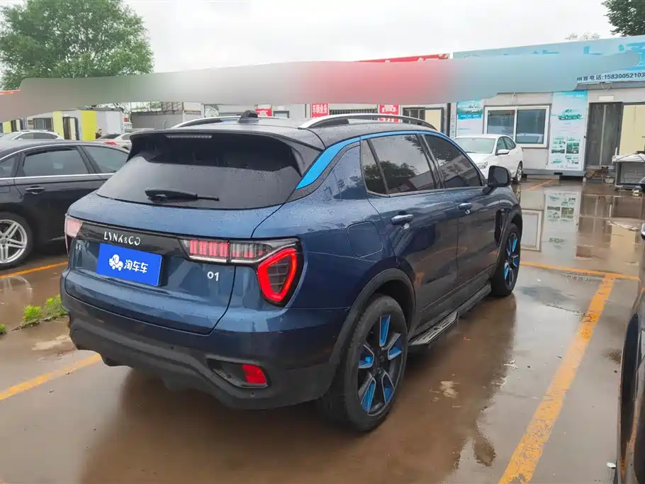 Lynk & Co 01 2017 2.0T 2WD Pro Shine Edition фото 3