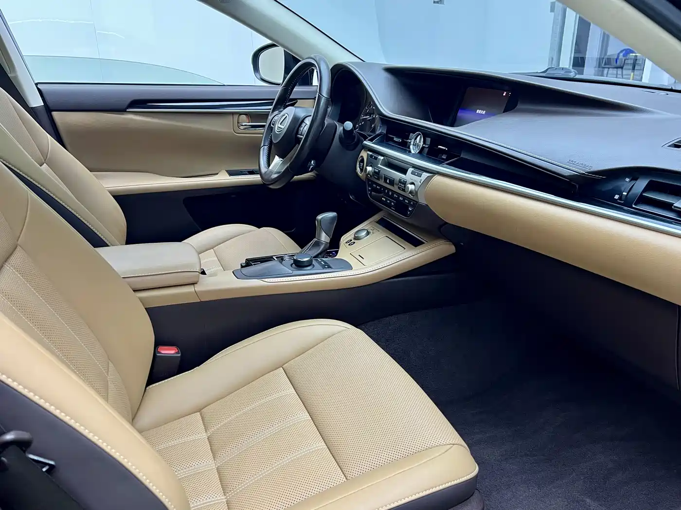 Lexus ES 2015 200 Elite Edition фото 17