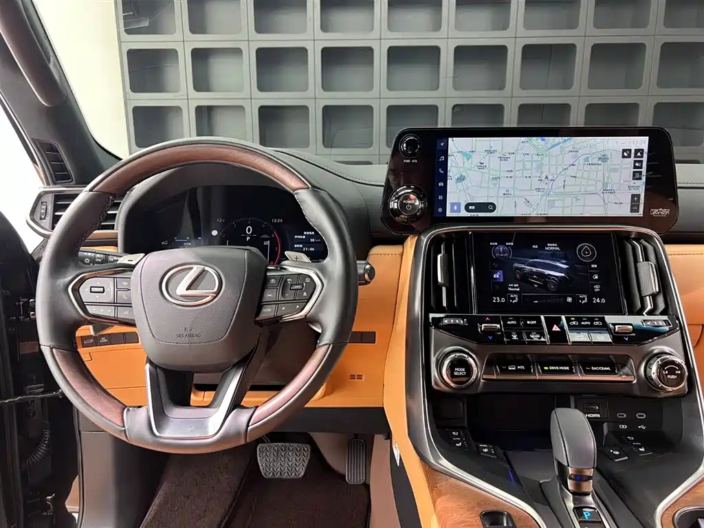 Lexus LX 2025 700h Boundary Edition фото 9