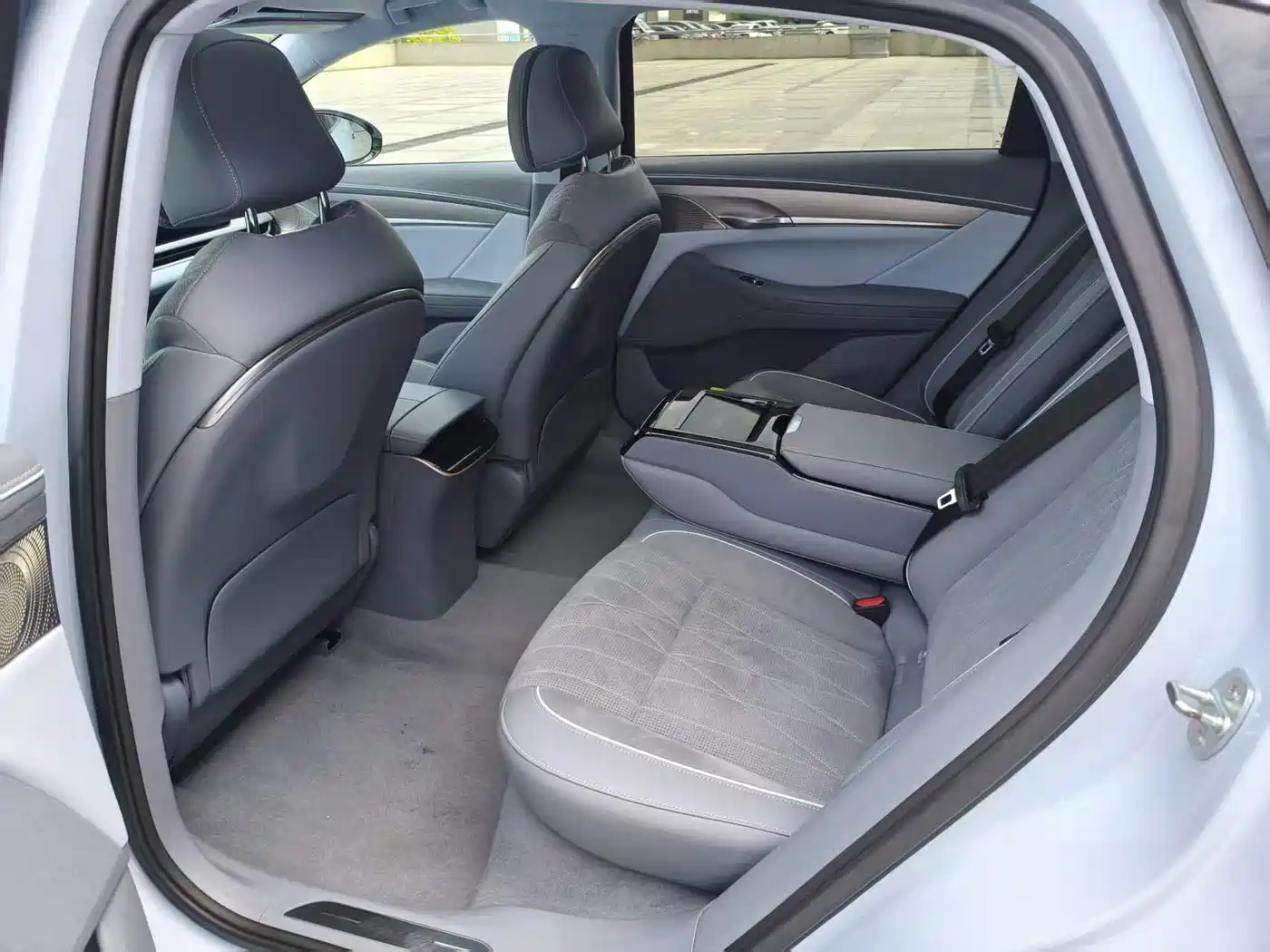 Voyah Passion 2023 2023 4WD Flagship Edition