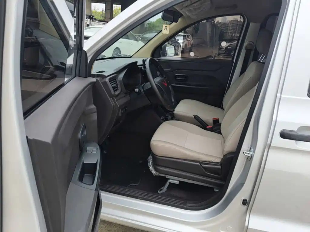 Wuling Motors Wuling Hongguang V 2024 2022 1.5L Power Take Edition Electric Power Steering LAR