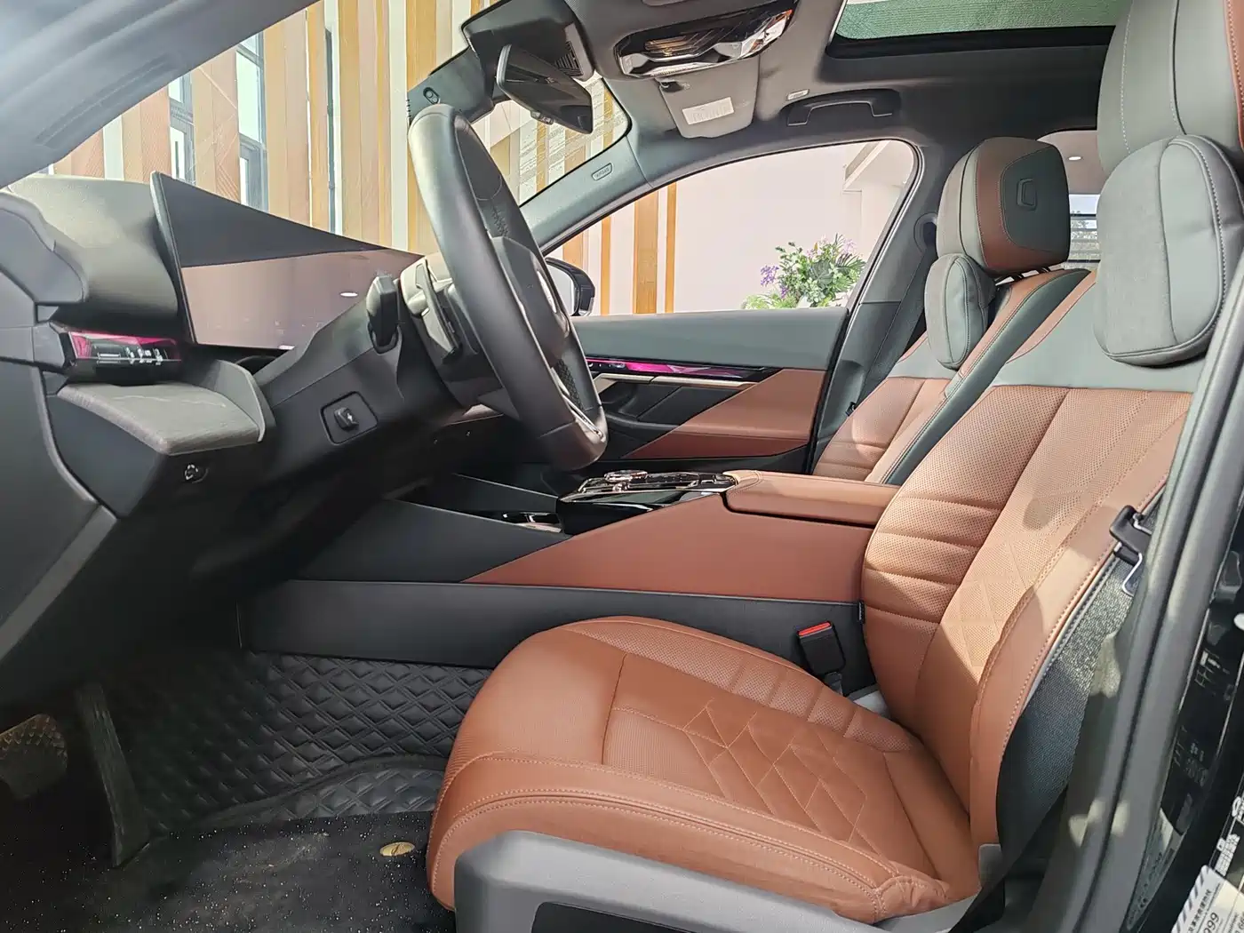 BMW 5 Series 2024 530Li Premium M Sport Package фото 6