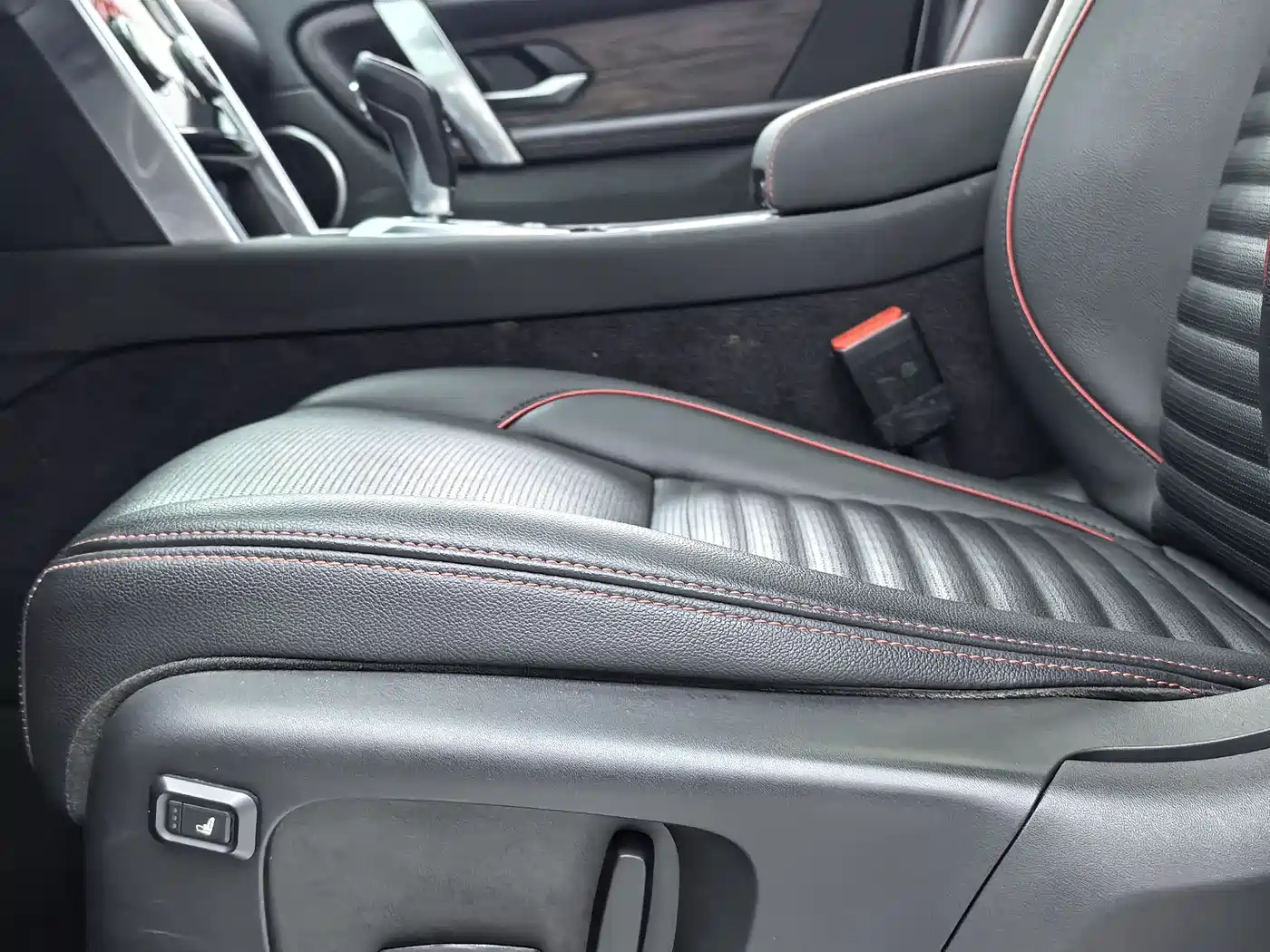 LAND ROVER DISCOVER SPORTS