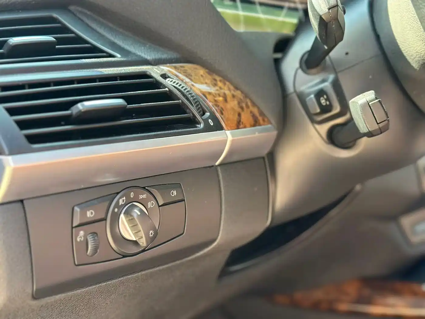 BMW X5 (Import) 2011 xDrive35i Leading Edition фото 12