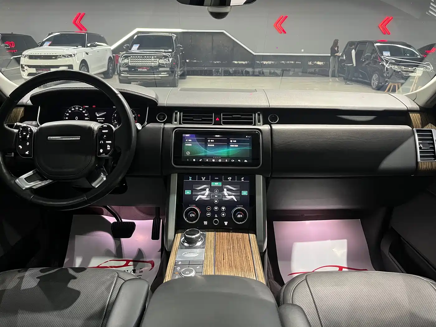 Land Rover Range Rover 2018 3.0 SC V6 Vogue Heritage Edition фото 14