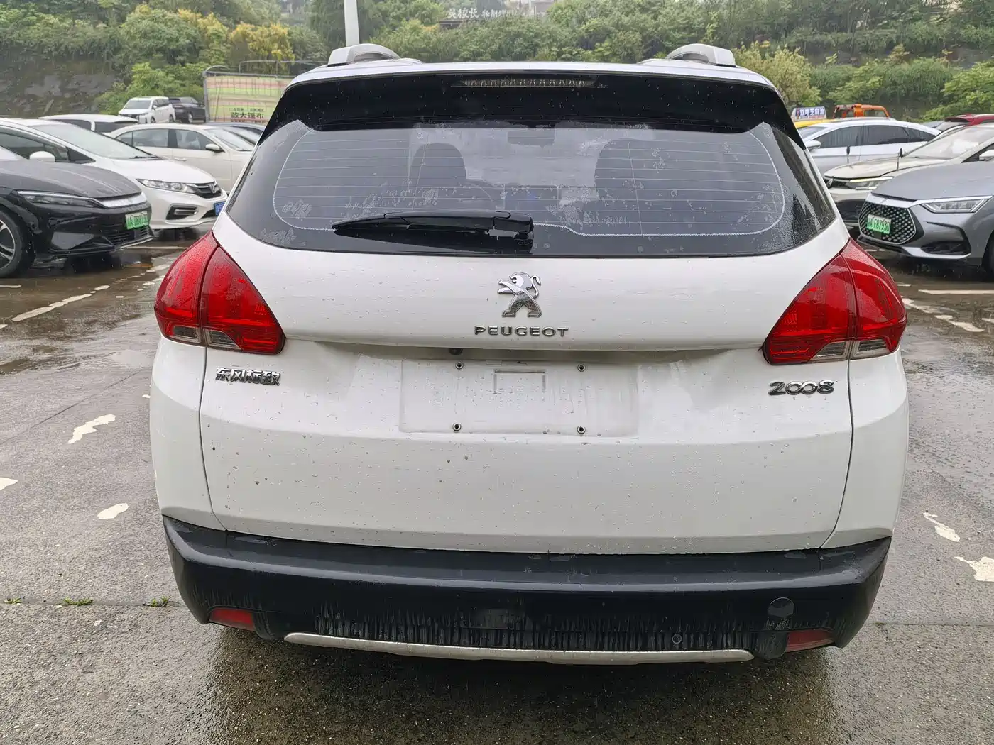 Peugeot 2008 2014 1.6L Manual Fashion Edition фото 7