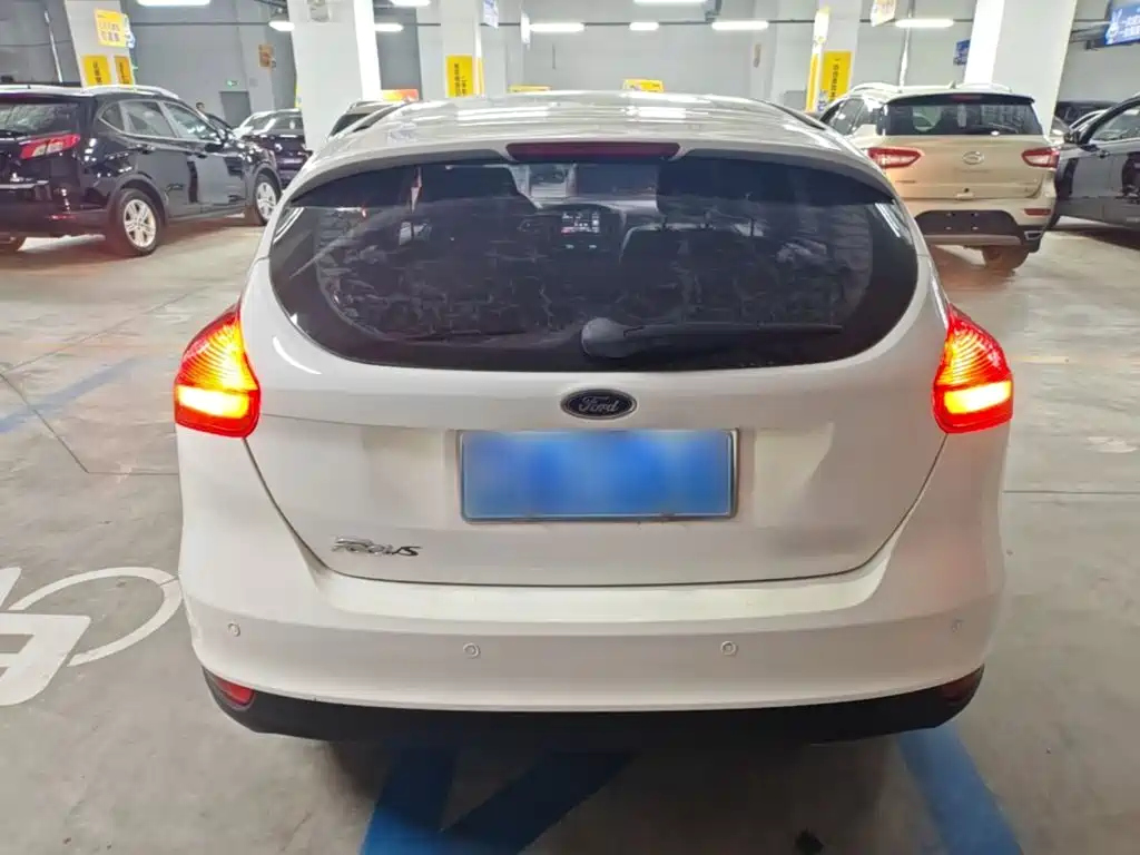 صورة 6 - Ford Focus