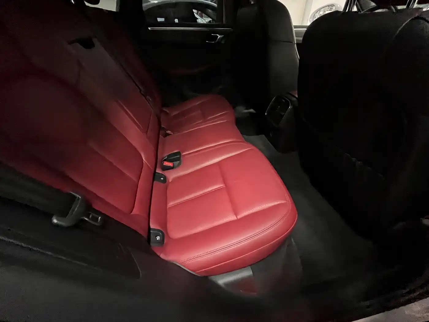 Porsche Macan 2023 Macan 2.0T фото 12