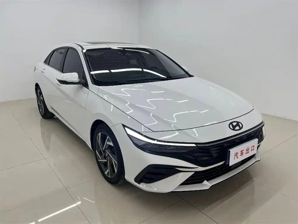 Hyundai Elantra 2023 Model 1.5L CVT LUX Premium Edition фото 3