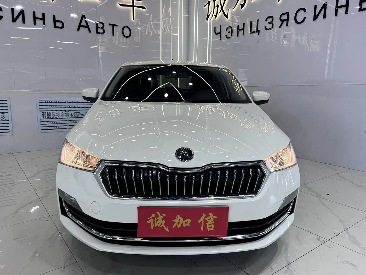 Škoda Rapid 2022 1.5L Automatic Comfort Edition фото 2