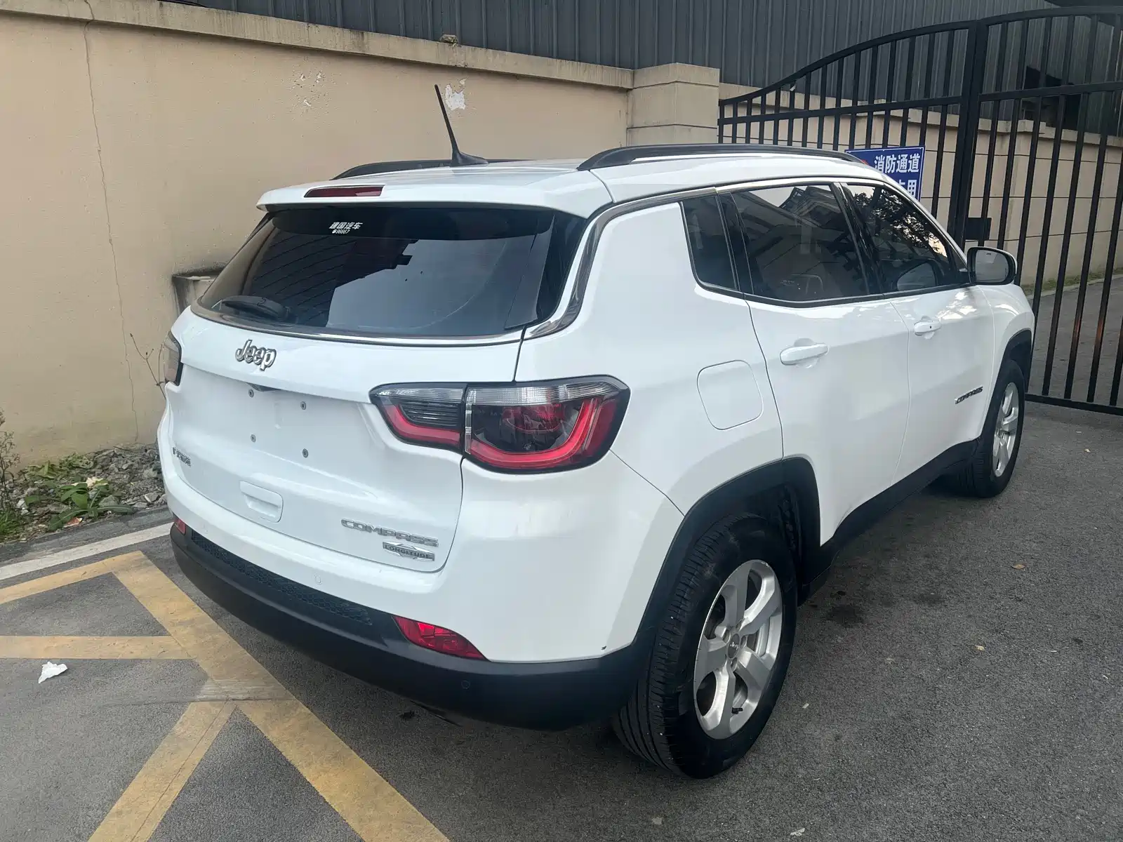 Фото 4 - Jeep Compass