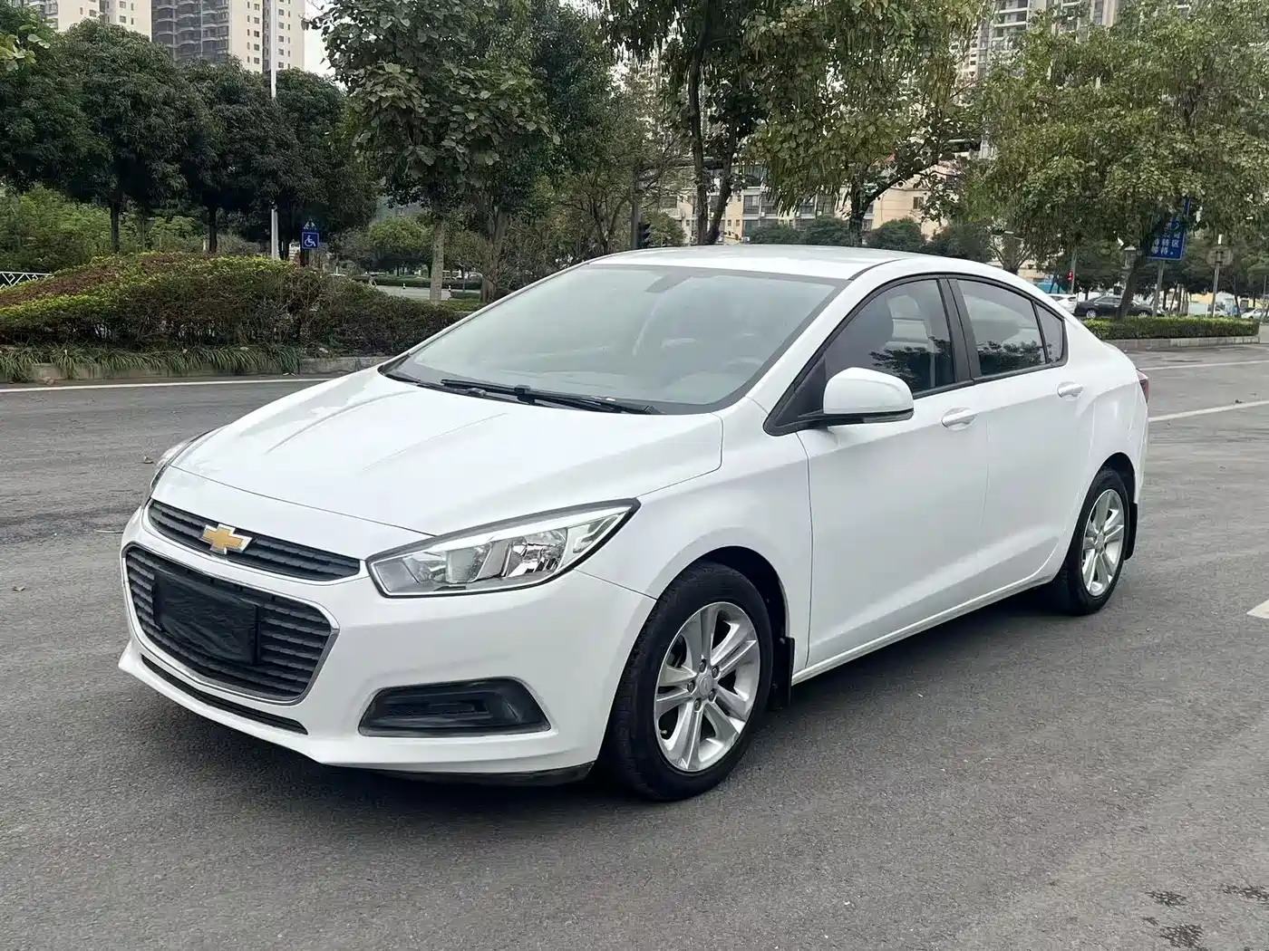 Chevrolet Cruze 2015 1.5L Automatic Fashion Navigation Edition