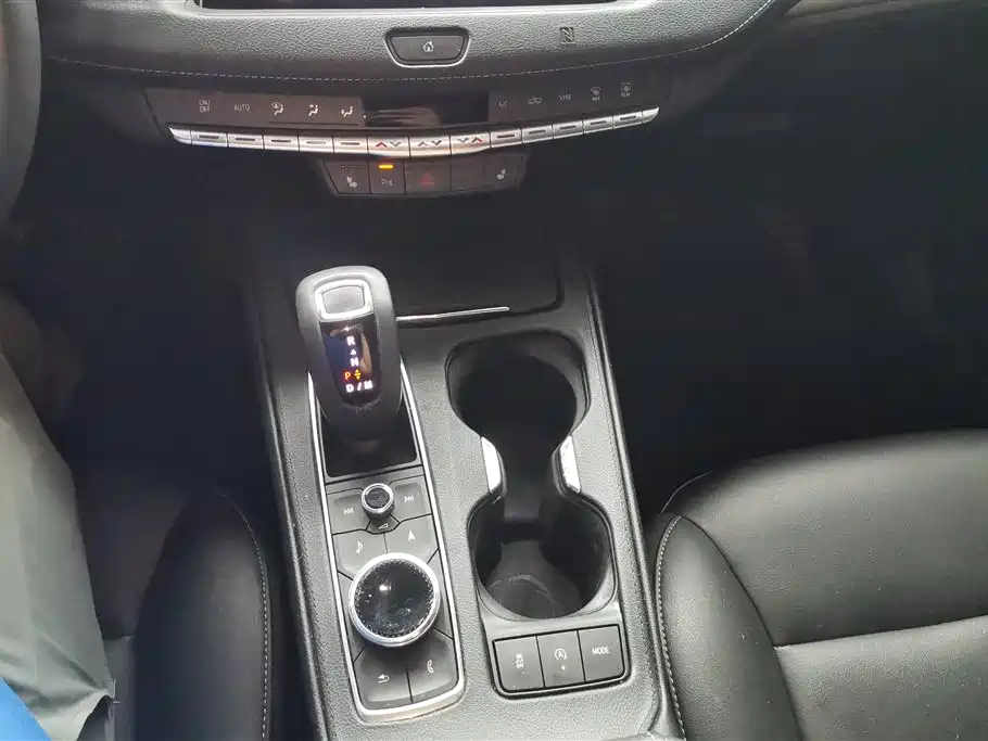 Cadillac XT4 2018 28T FWD Leading Edition фото 16