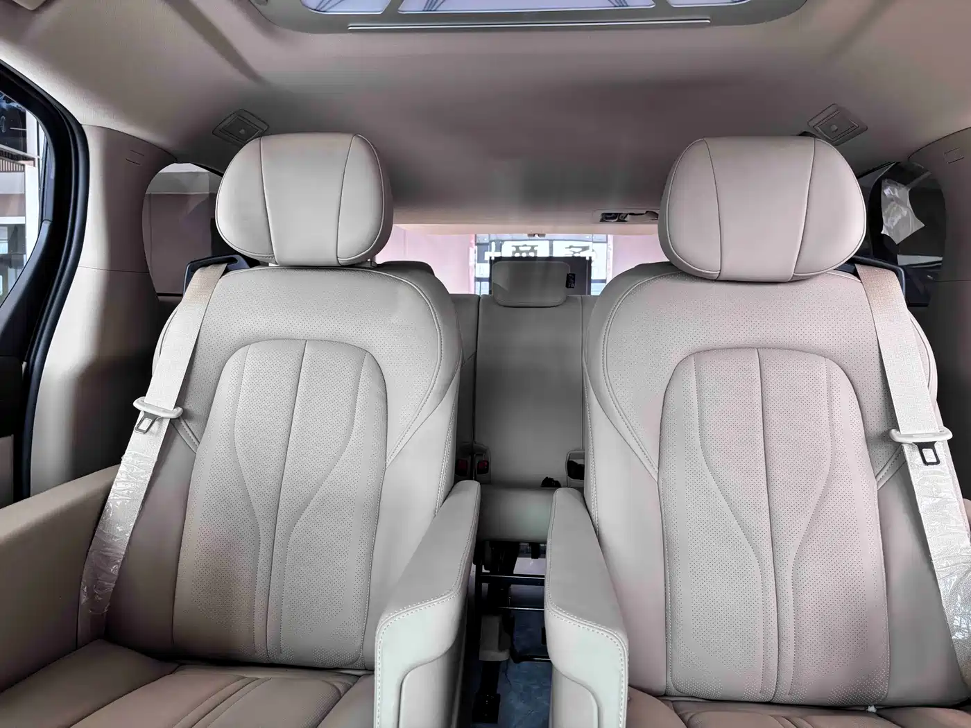 Buick GL8 2025 Land Business Class Comfort DG Edition фото 9