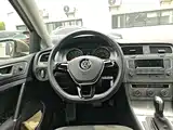 Фото 3 - Volkswagen Golf
