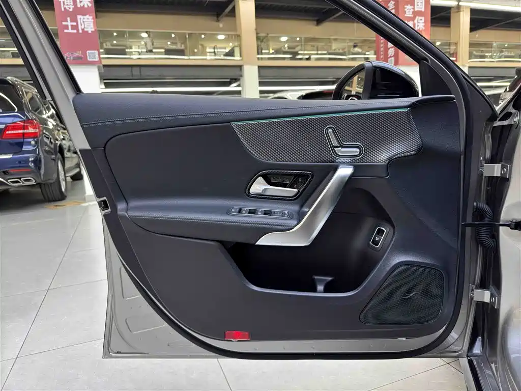 MERCEDES-BENZ A CLASS