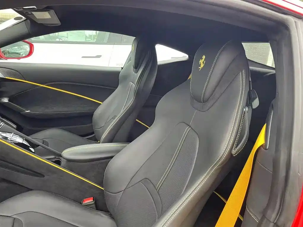 FERRARI ROMA