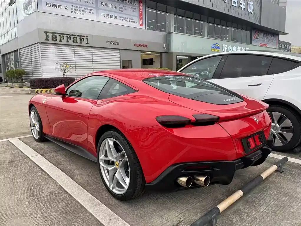 FERRARI ROMA