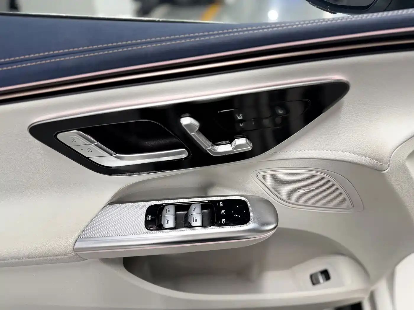 Mercedes-Benz EQE 2025 2025 Model 500 4MATIC Luxury Edition