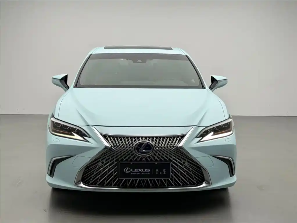 Lexus ES 2020 300h Ultimate Edition фото 2