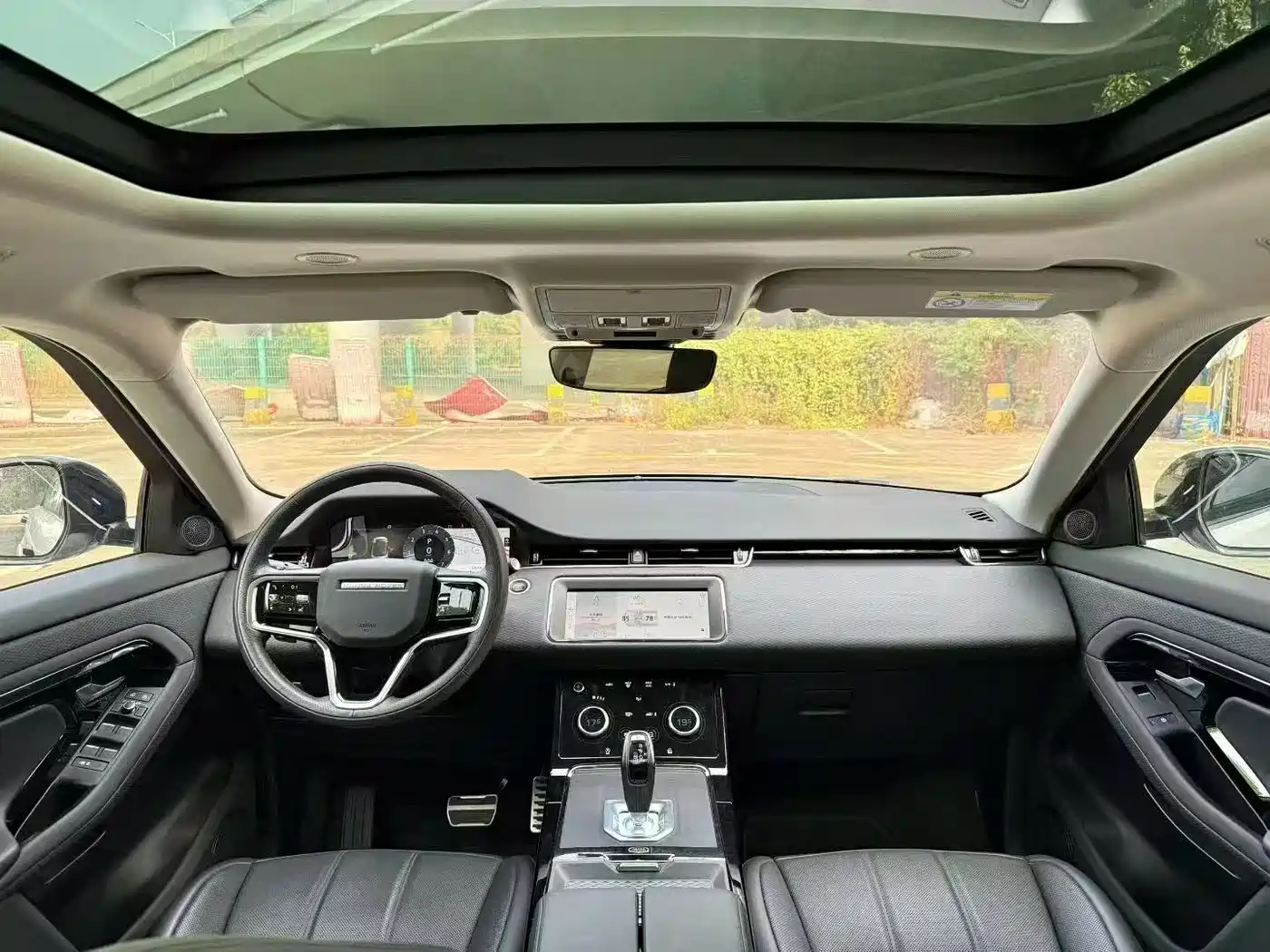 Land Rover Range Rover Evoque 2023 Range Rover Evoque L 200PS Elite Edition фото 6