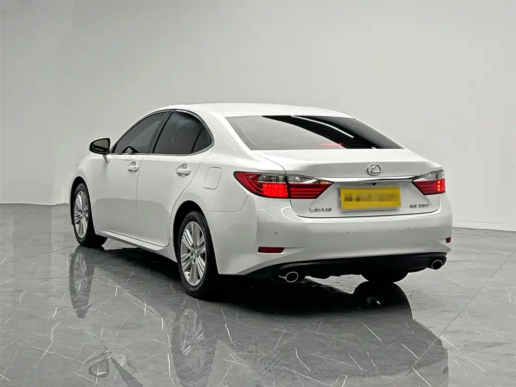 Lexus ES 2014 250 Elite Edition фото 4