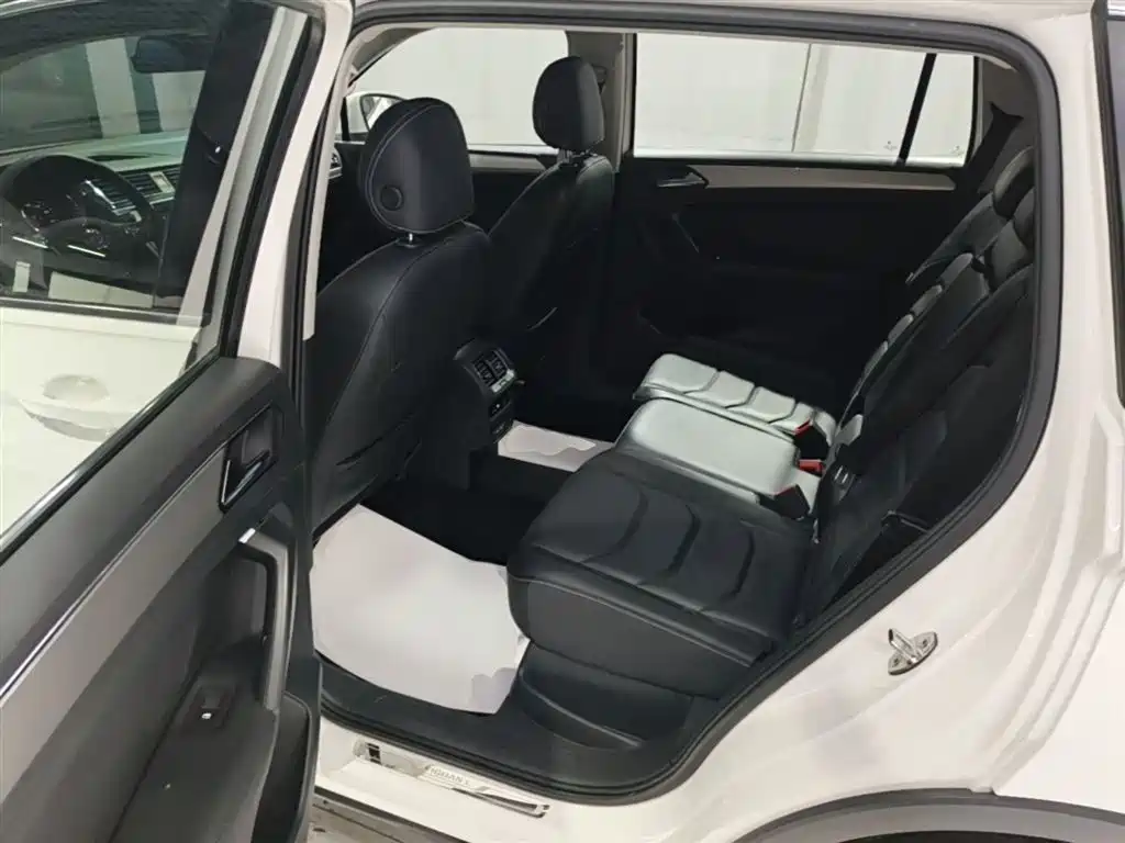 Volkswagen Tiguan L 2018 280TSI Automatic 2WD Comfort фото 17