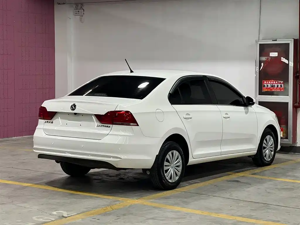 VOLKSWAGEN SANTANA
