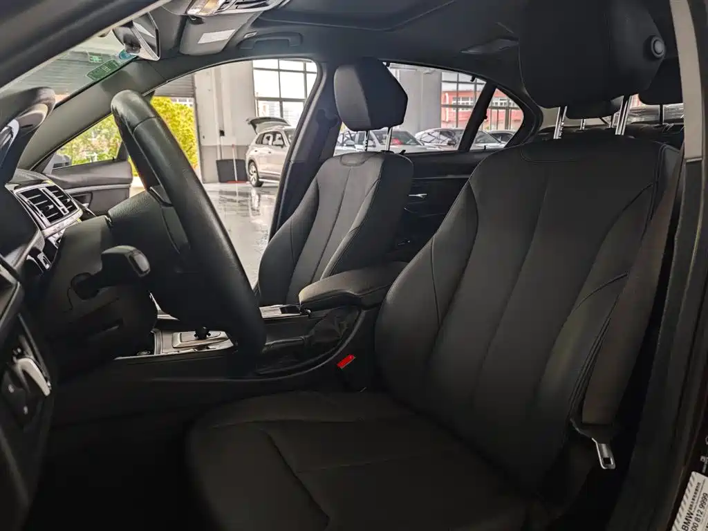 BMW 3 Series 2017 320Li Fashion фото 16