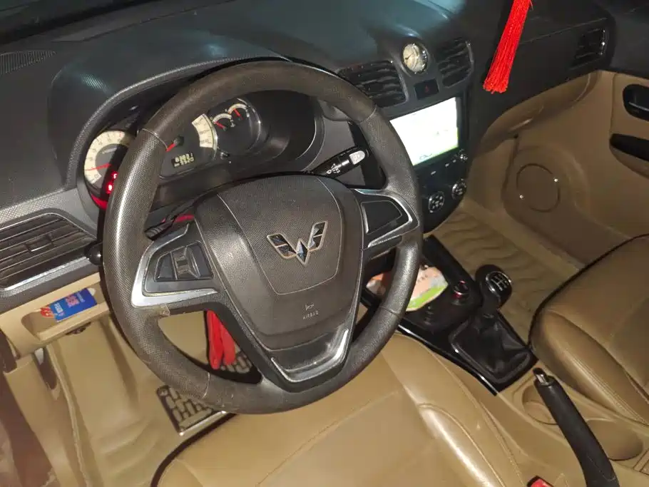 Wuling Motors Wuling Hongguang 2014 2014 1.5L S Luxury
