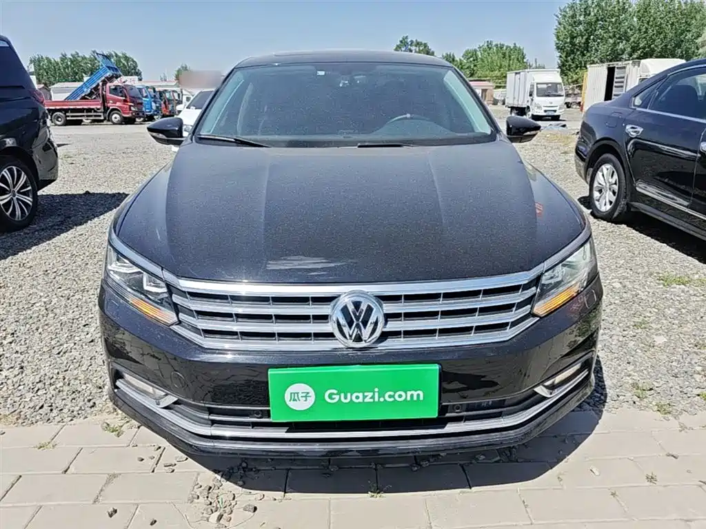Volkswagen Passat 2017 330TSI DSG Luxury фото 3