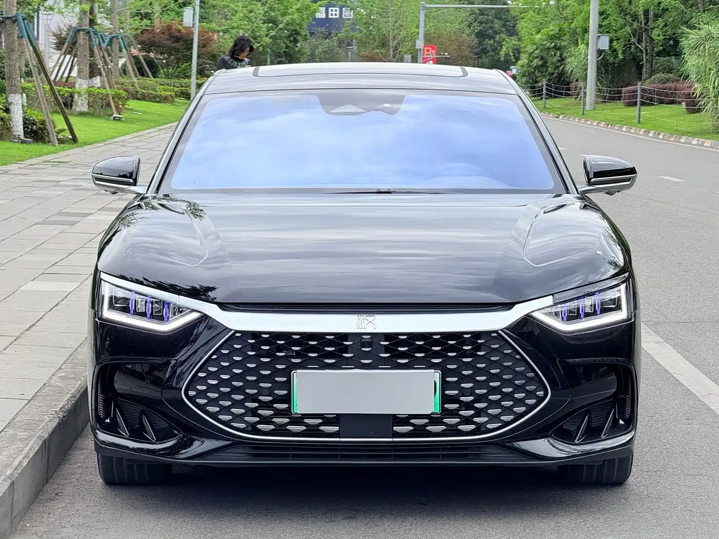 BYD Han 2022 DM-i 121KM Premium Edition фото 2