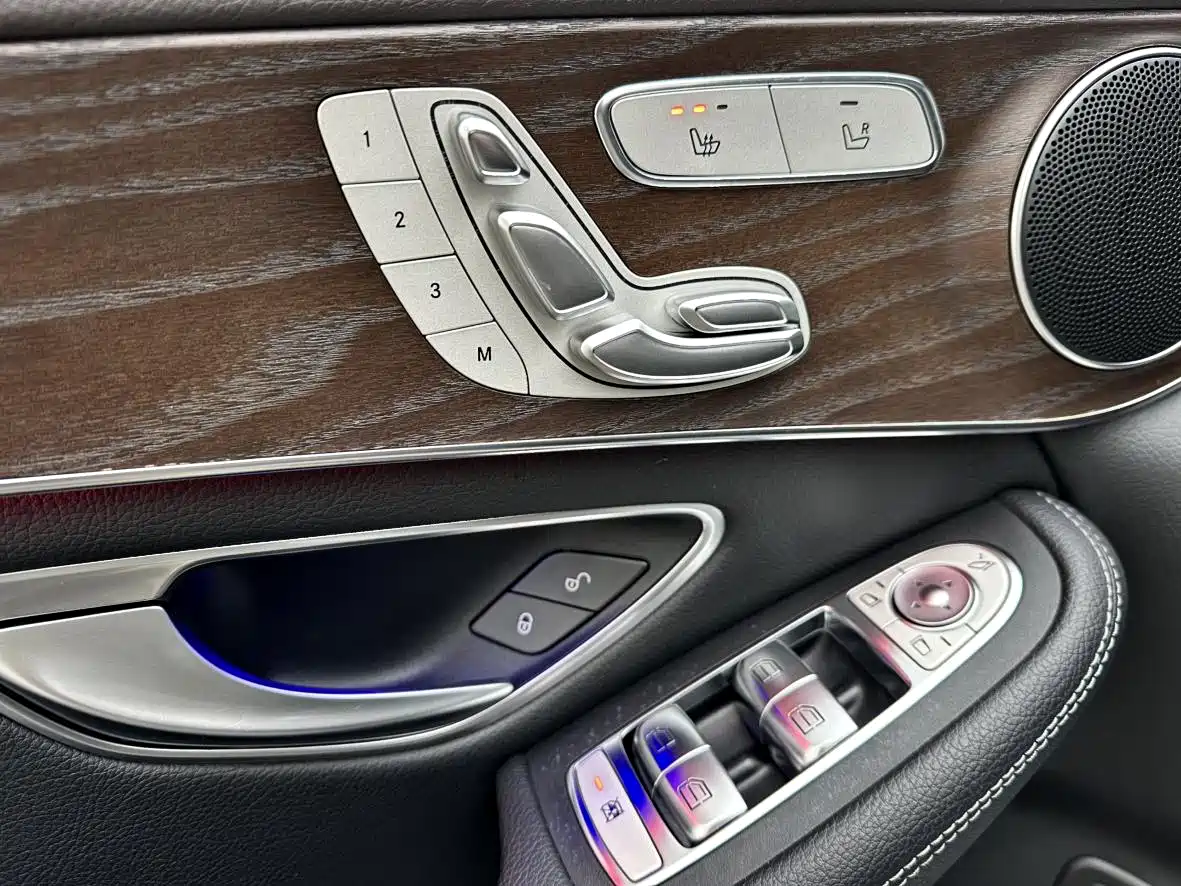 Mercedes-Benz GLC 2022 Facelift GLC 260 L 4MATIC Luxury Model фото 3