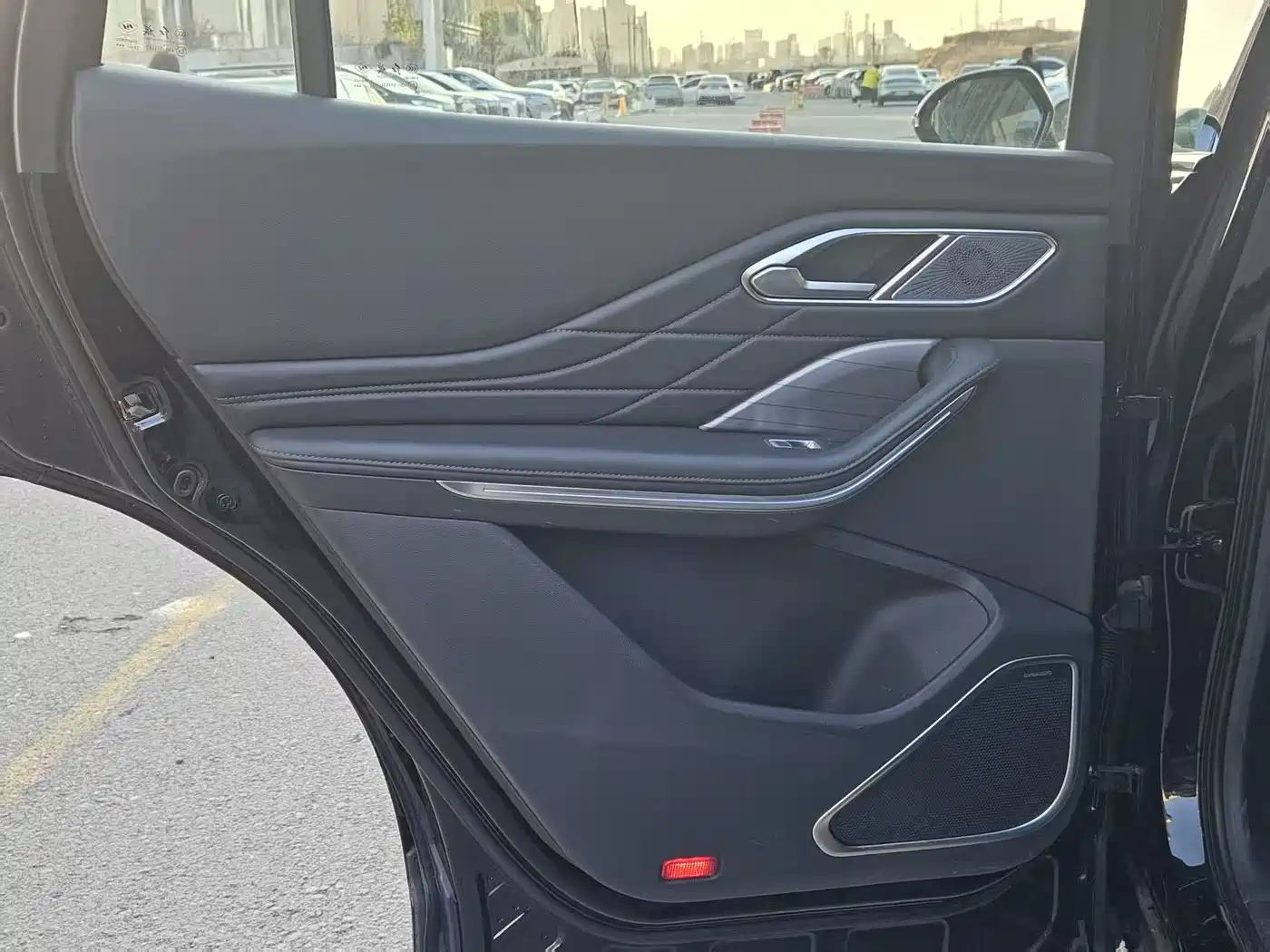 Hongqi HS7 PHEV 2024 2.0T PHEV 4WD Flagship Edition 6-seater фото 13