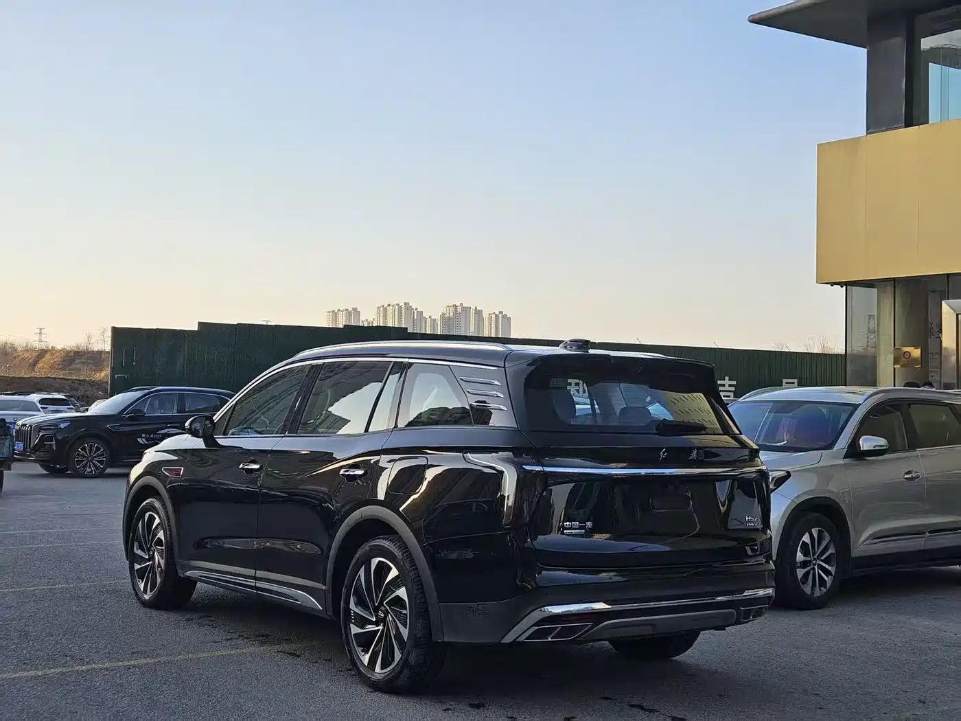 Hongqi HS7 PHEV 2024 2.0T PHEV 4WD Flagship Edition 6-seater фото 4