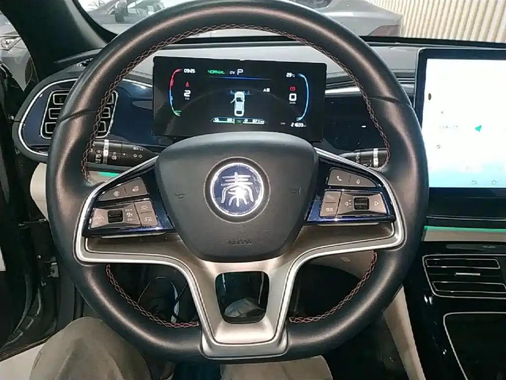 BYD Qin PLUS 2023 Champion Edition DM-i 120KM Excellence фото 11