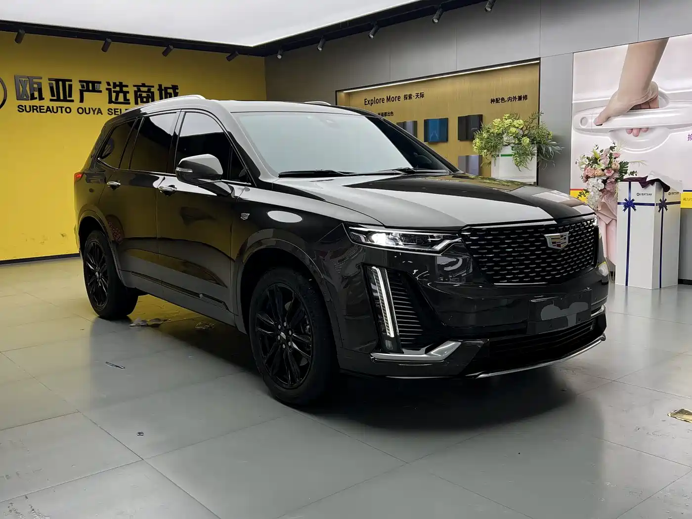 CADILLAC XT6