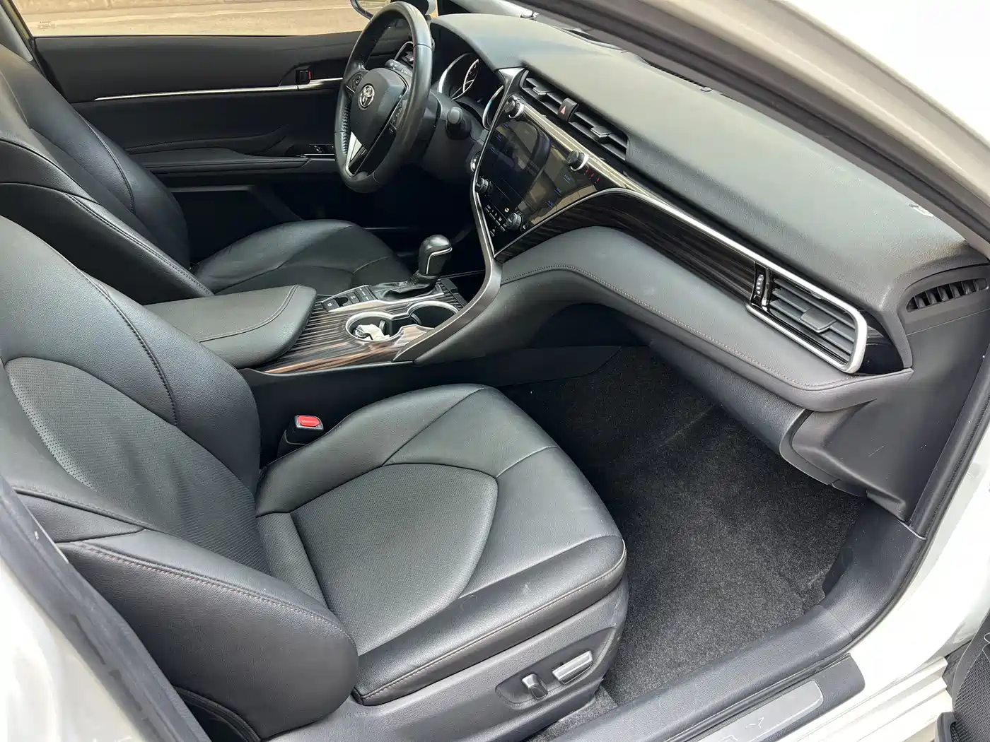 Toyota Camry 2019 2.5G Luxury Edition China VI фото 12