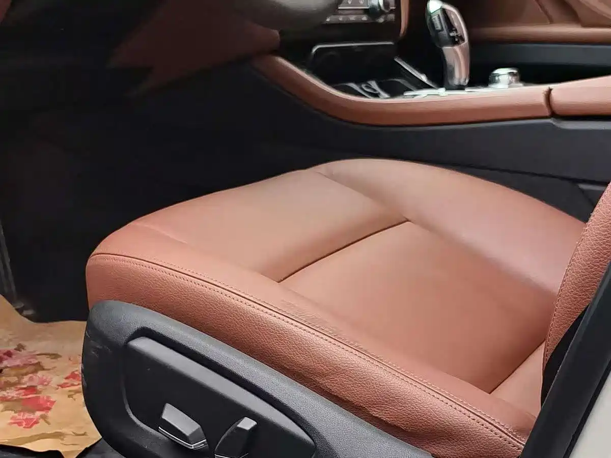 BMW 5 Series 2013 520Li Elegance фото 8