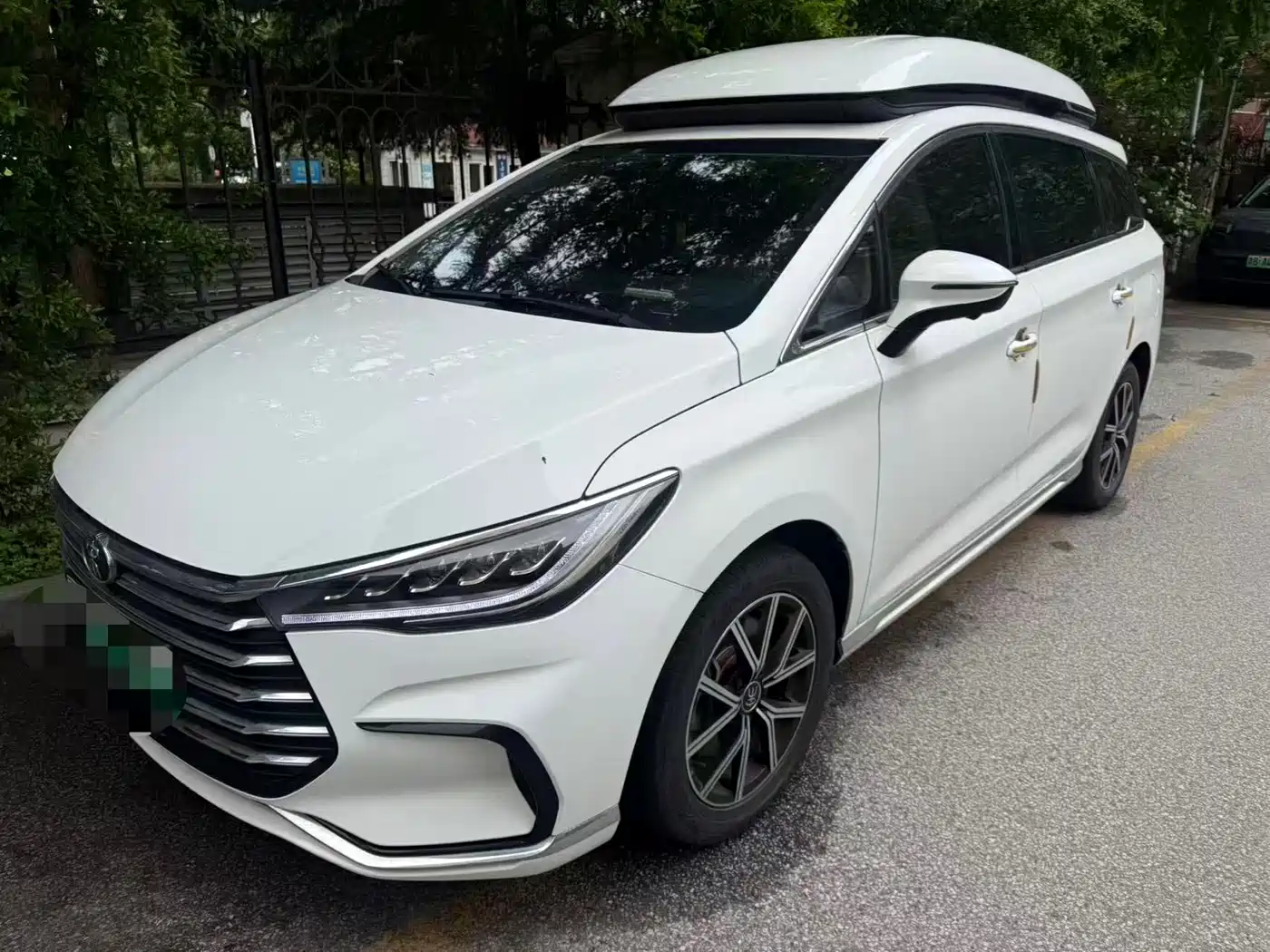 BYD Song MAX New Energy 2022 DM-i 105KM Executive Edition фото 10