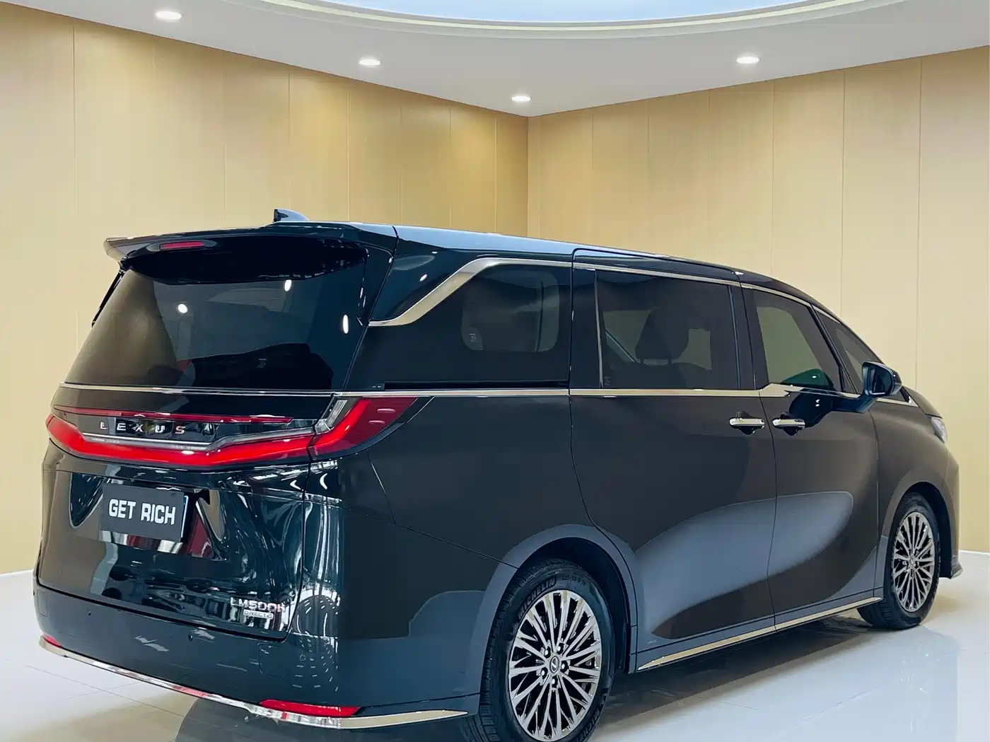 Lexus LM 2025 2023 500h 6-Seater Prestige Edition