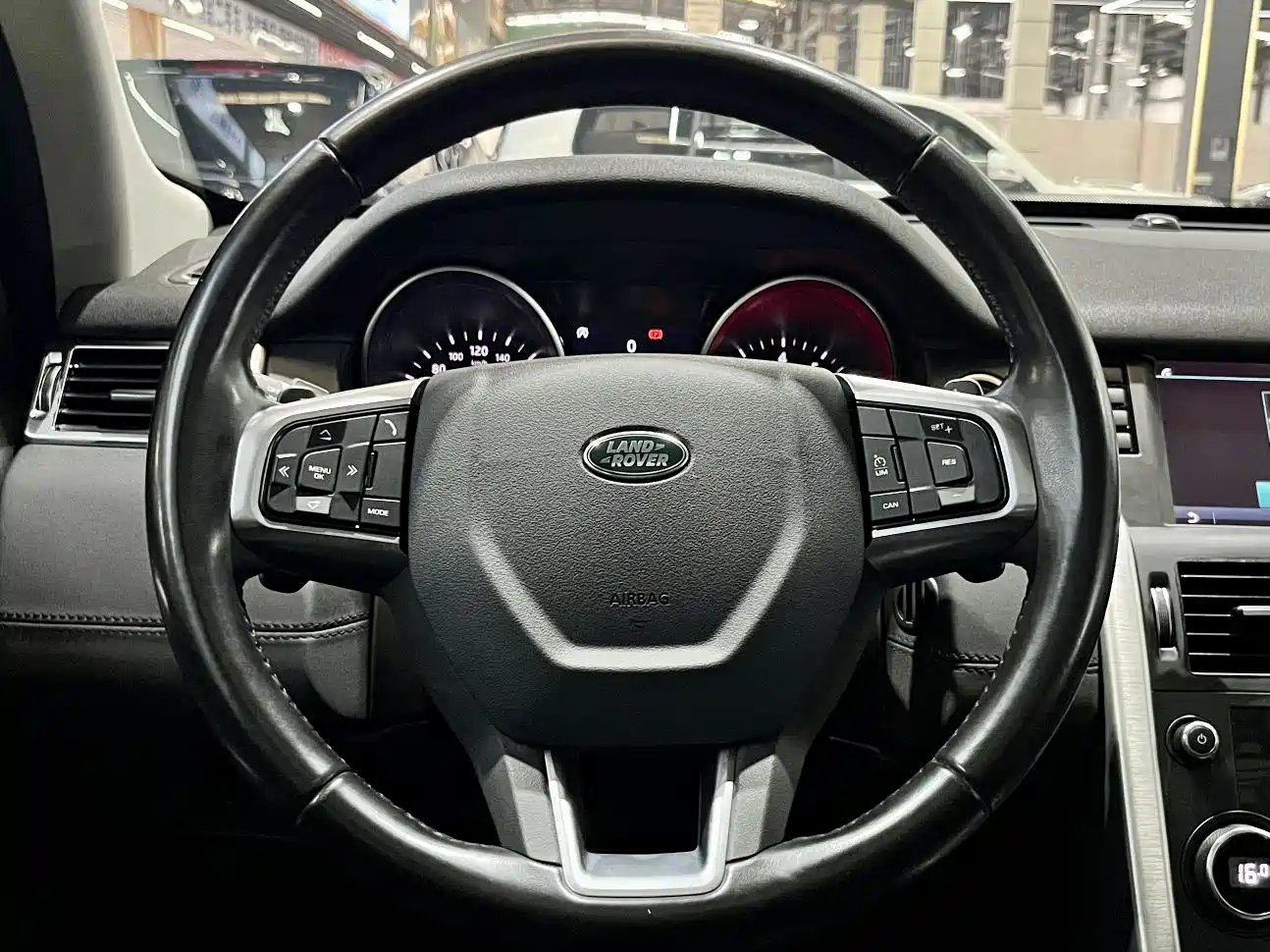 Land Rover Discovery Sport 2019 240PS SE Edition China V фото 10