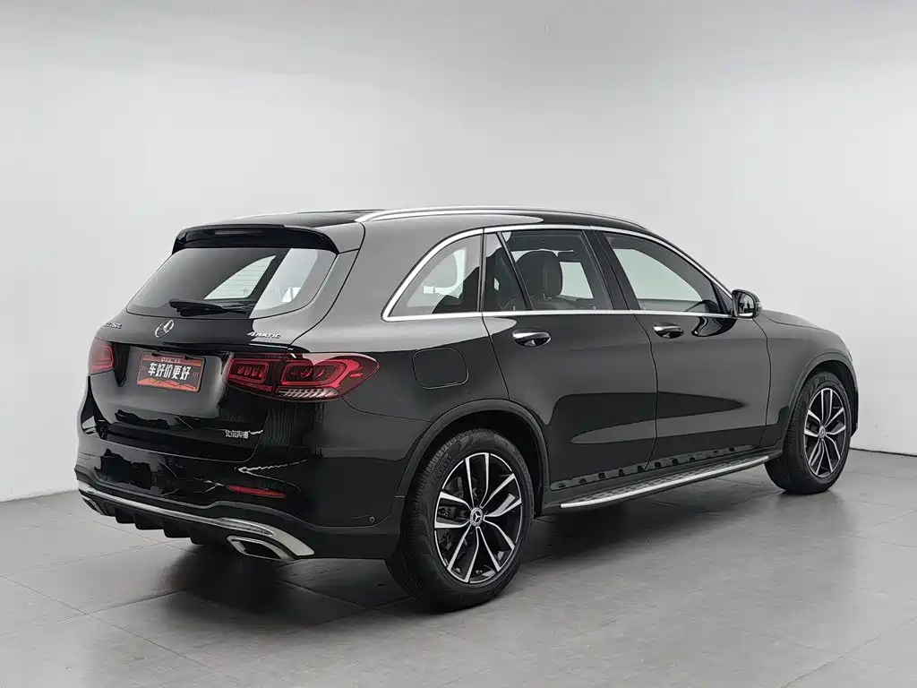 Фото 2 - Mercedes-Benz GLC