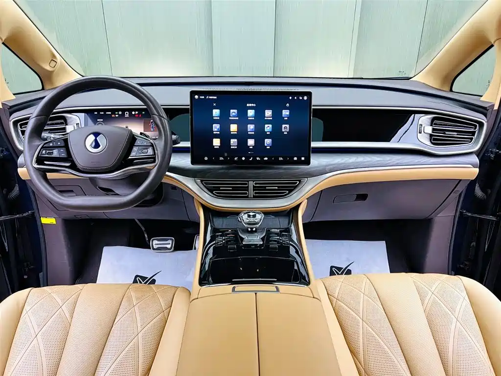Denza D9 2025 DM-i Smart Drive Edition 1020 AWD Prestige фото 9