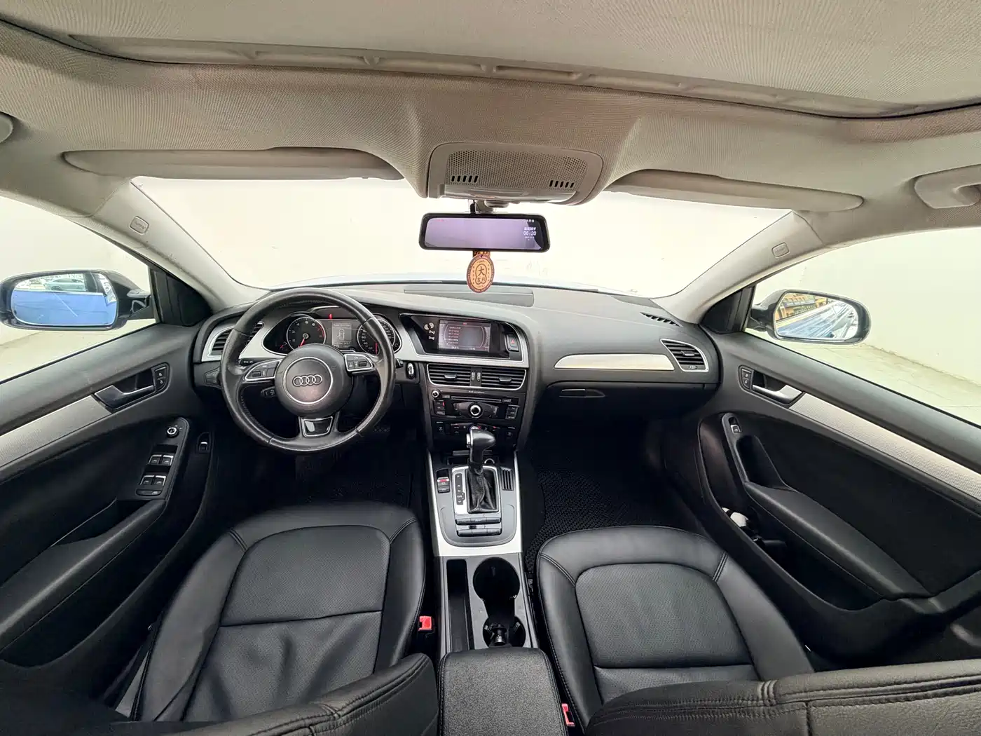 Audi A4L 2013 35 TFSI Automatic Standard фото 11