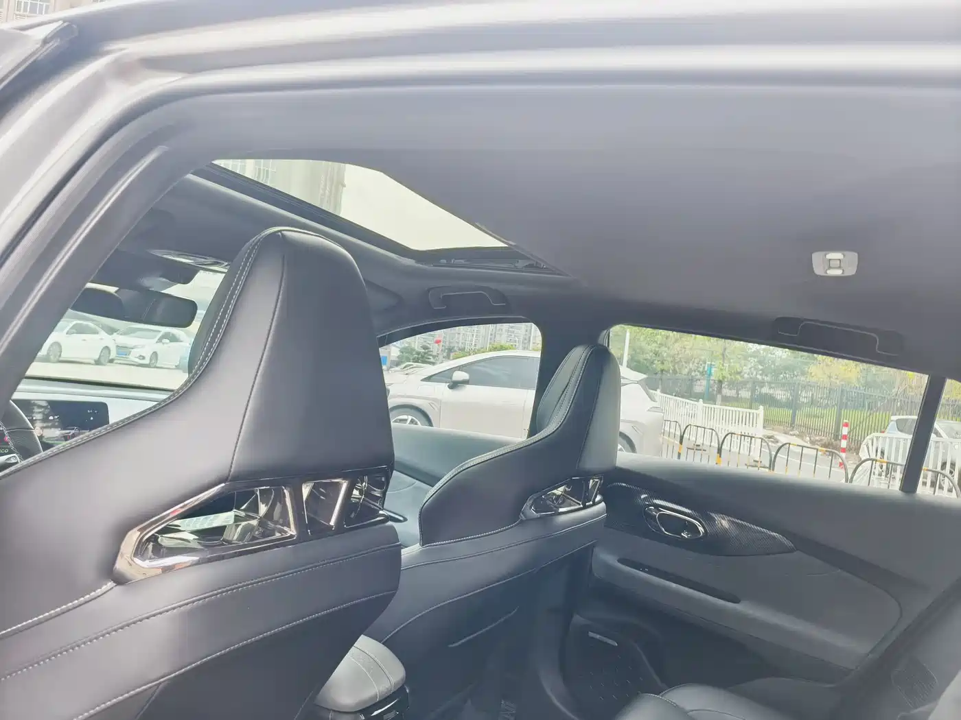 GAC Trumpchi Trumpchi Emkoo 2023 400T Auto R MAX фото 15