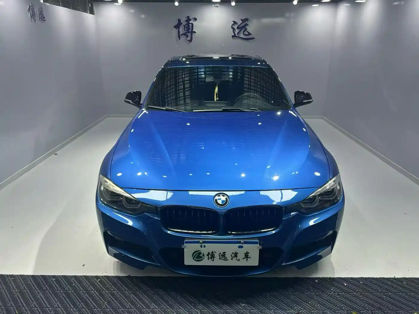 Photo 2 - BMW 3 Series