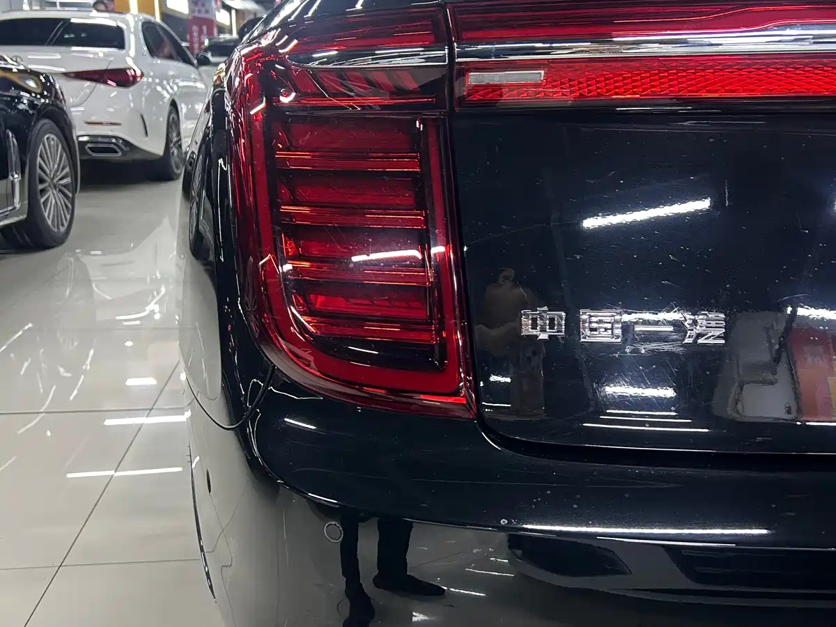 Hongqi H9 2020 2.0T Smart Connection Qi Chang Edition фото 21