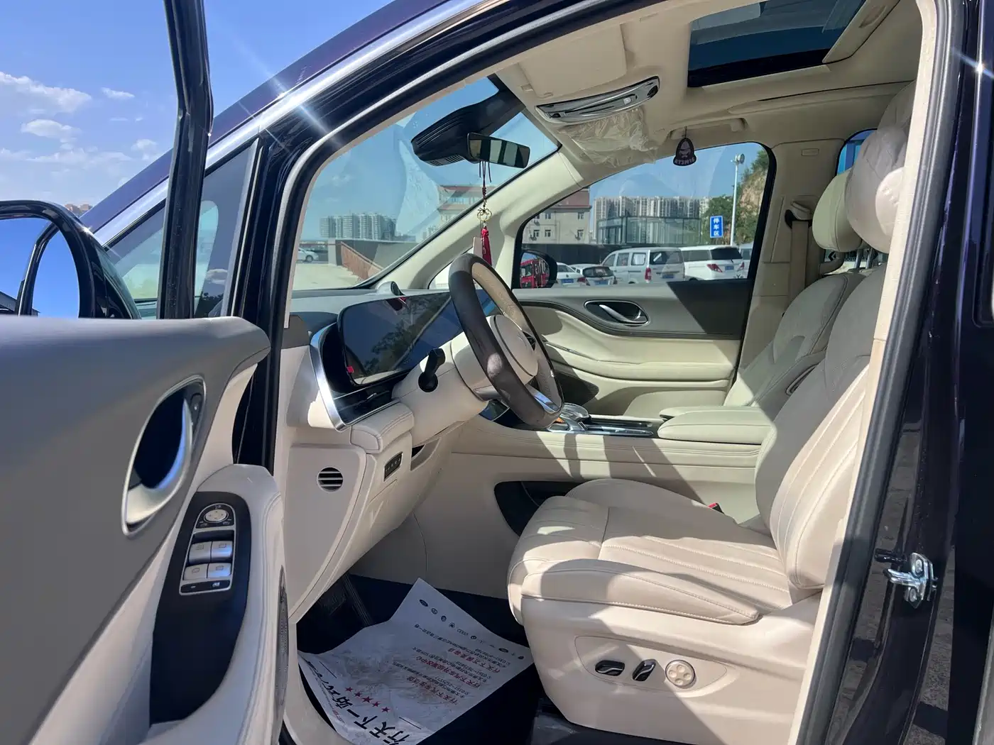 Voyah Auto Voyah Dreamer 2024 PHEV Extended Range Premium Edition фото 8
