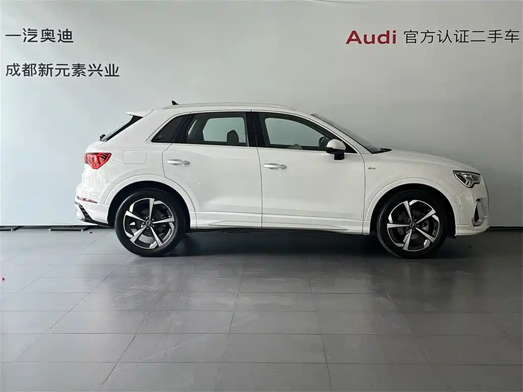 Audi Q3 2024 35 TFSI Fashion Elegance фото 3